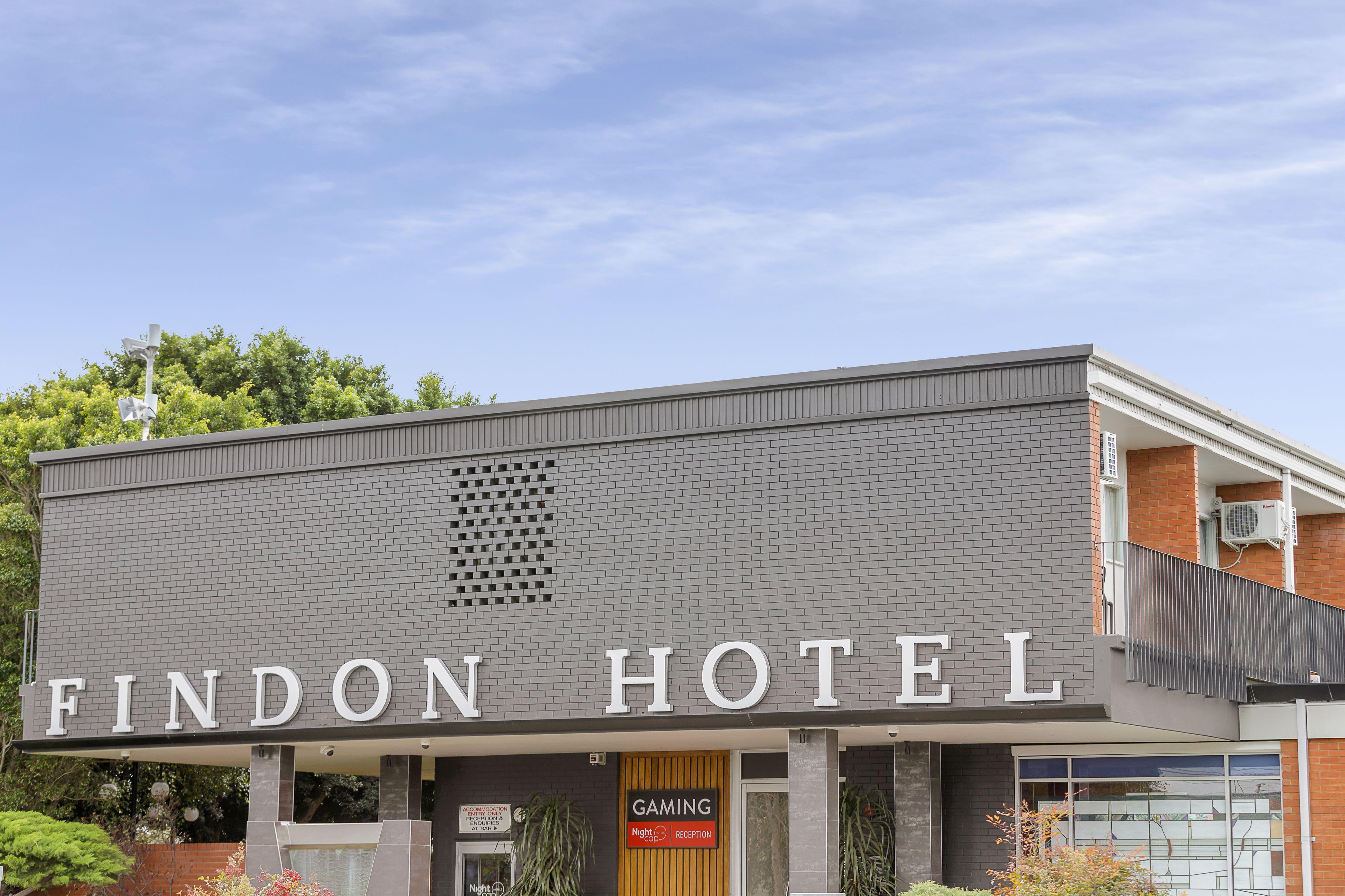 Where to Stay Near Adelaide Zoo: 5 Airport Hotels Compared
