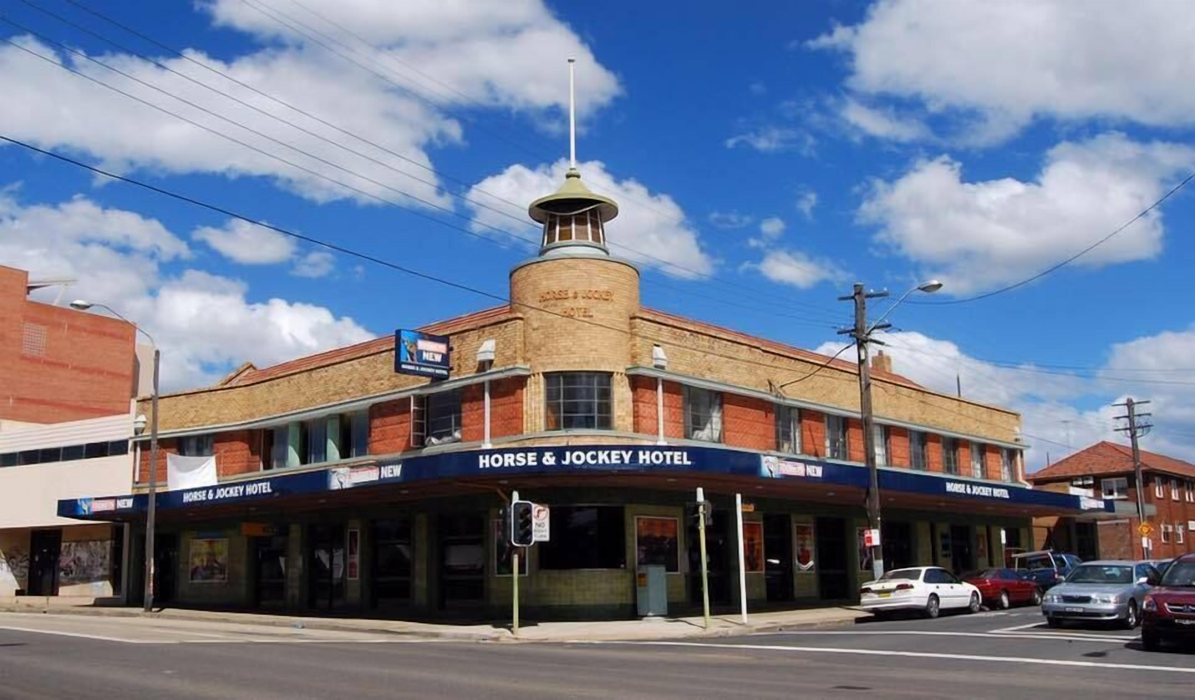 Where to Stay Near Sydney Bus Museum: 4 Leisure Hotels Reviewed