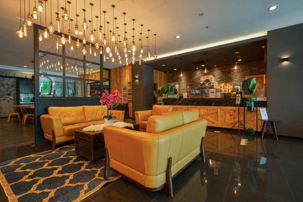 11 Central Hotels Near Jubilee Clock Tower Worth Booking