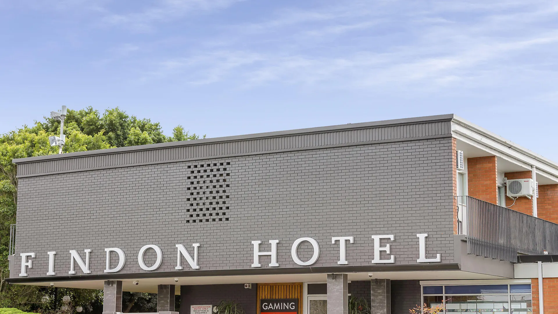 Where to Stay Near Adelaide Zoo: 5 Airport Hotels Compared