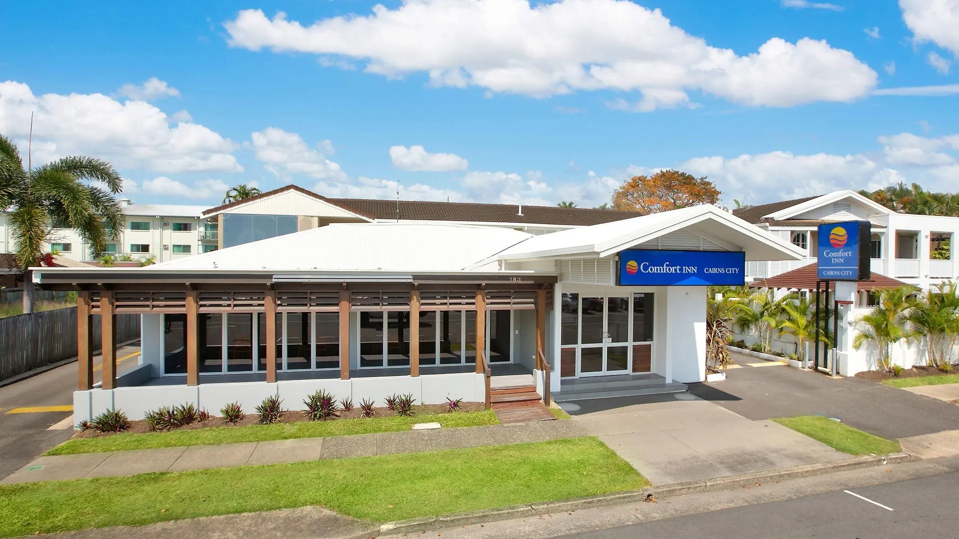 2 Family Hotels Close to Cairns Flecker Botanic Gardens