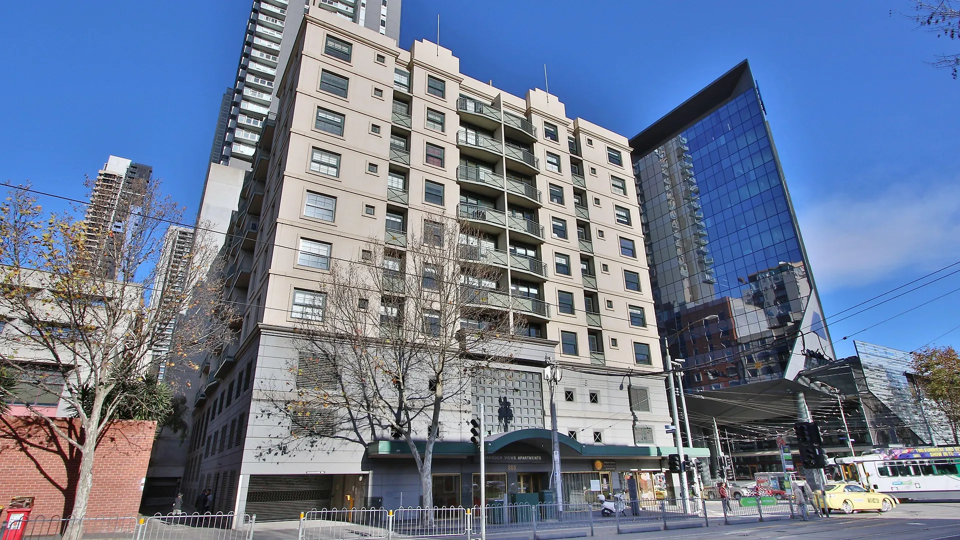 14 Top 4-Star Hotels in Collins Street for Melbourne's CBD