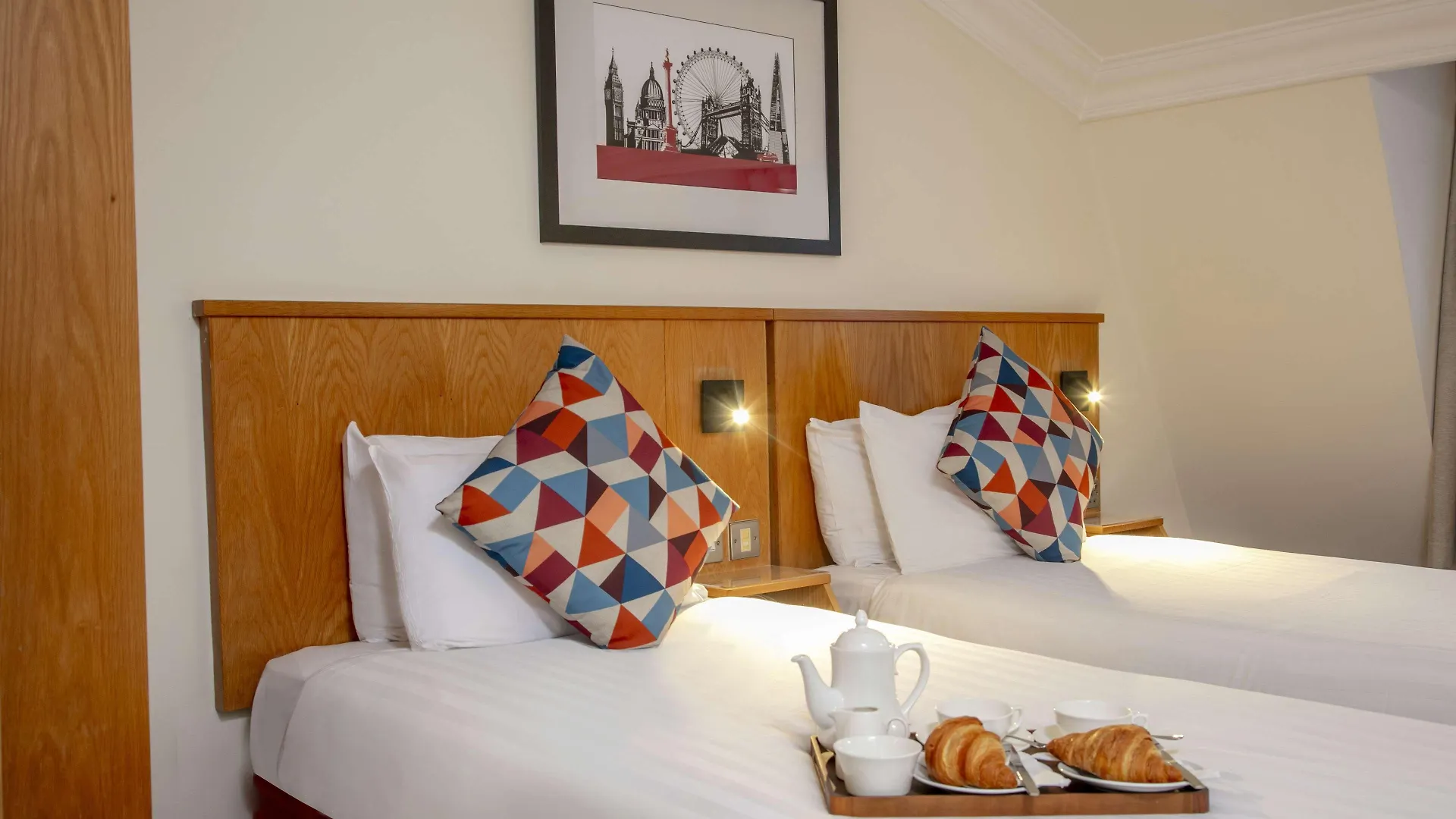 15 Budget Hotels Close to Saint James's Park Worth Booking
