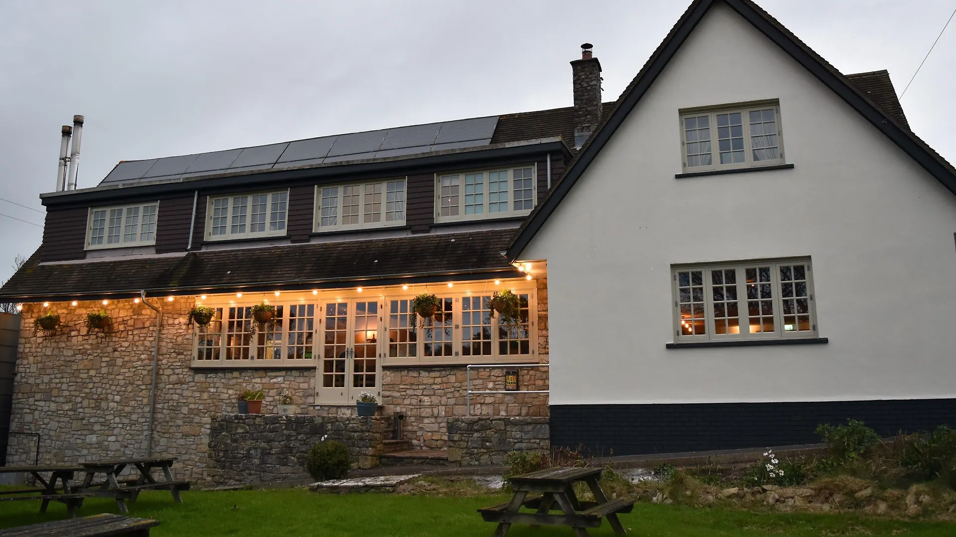 9 Family-Friendly Hotels Near Dyffryn Gardens Worth Booking