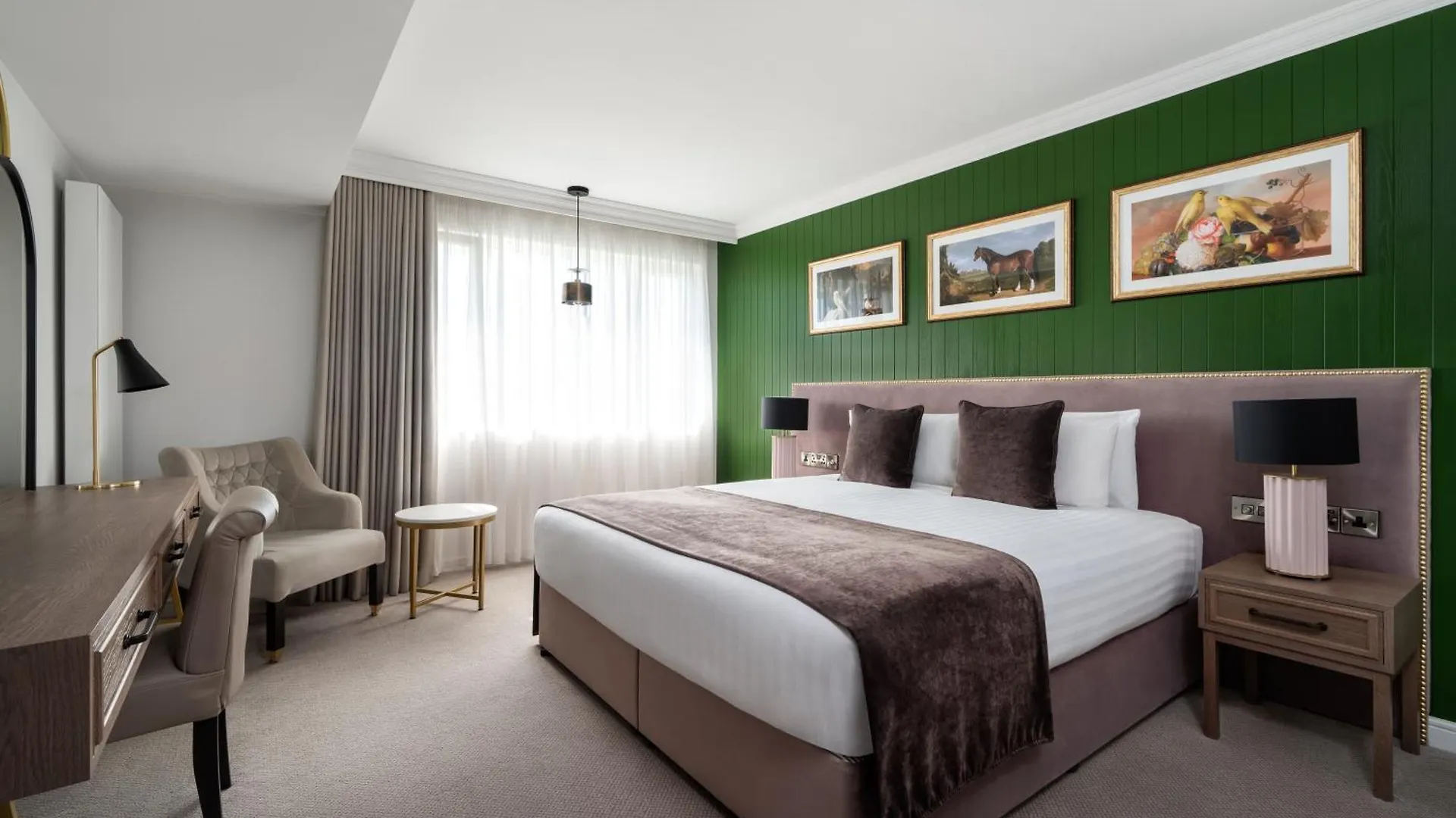 4 Design Hotels Near Woodvale Park That Stand Out