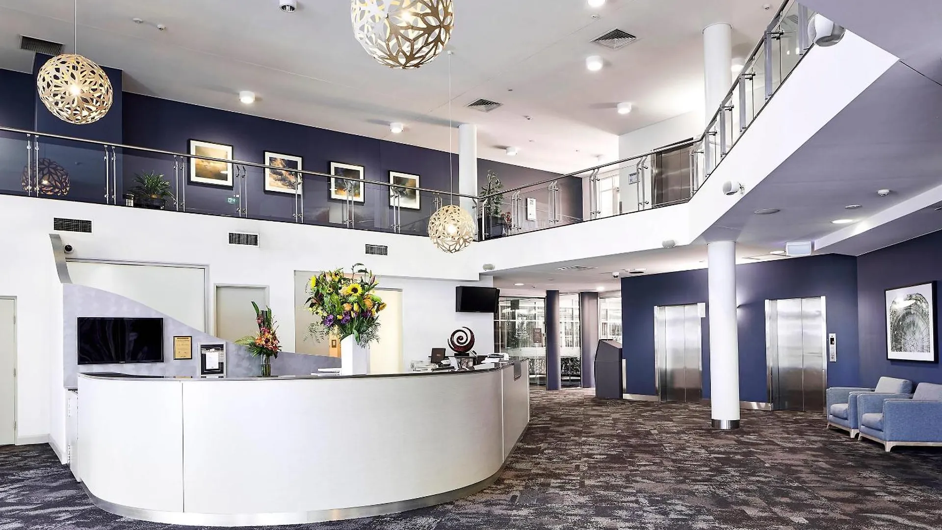 6 Highly Rated Hotels Close to Albert Hall, Canberra
