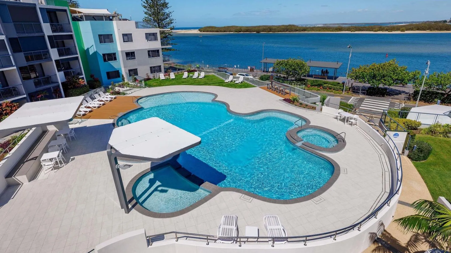 7 Smart 4-Star Hotels Near Dicky Beach Worth Booking