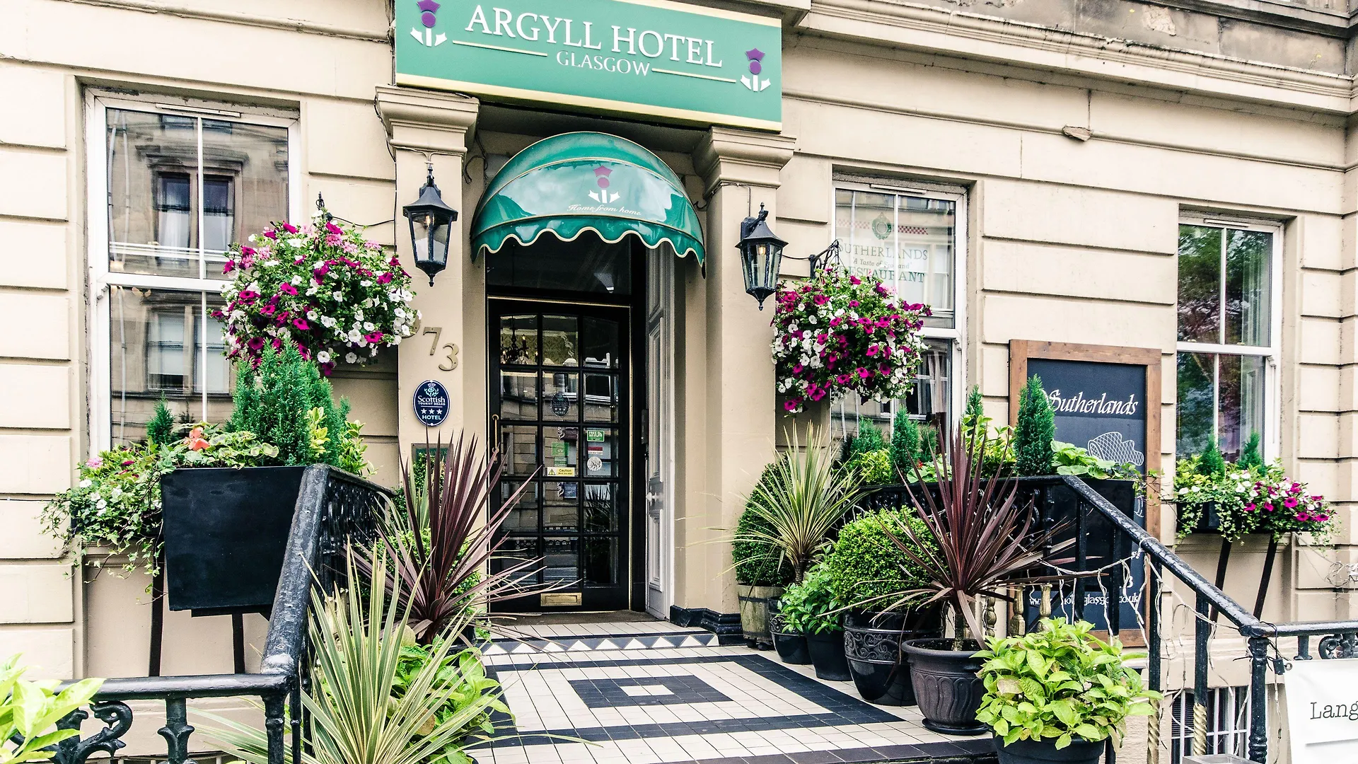 11 Smart Central Hotels Near Pollok Country Park Worth Booking