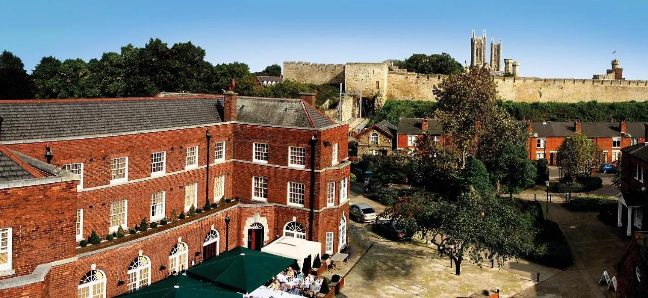 Staying Near Thorngate: 7 Central Lincoln Hotels Compared