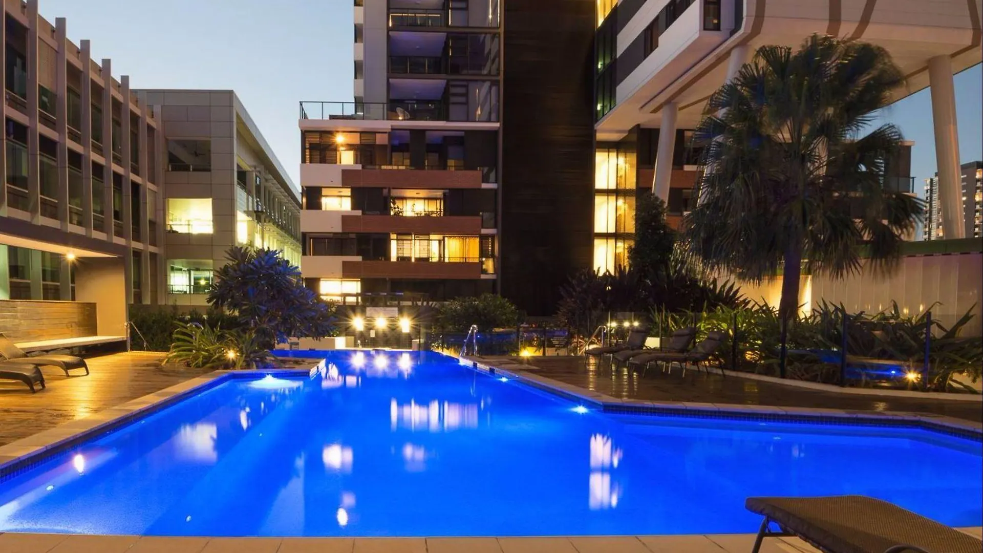 Where to Stay in South Brisbane: 5 Best 4-Star Hotels