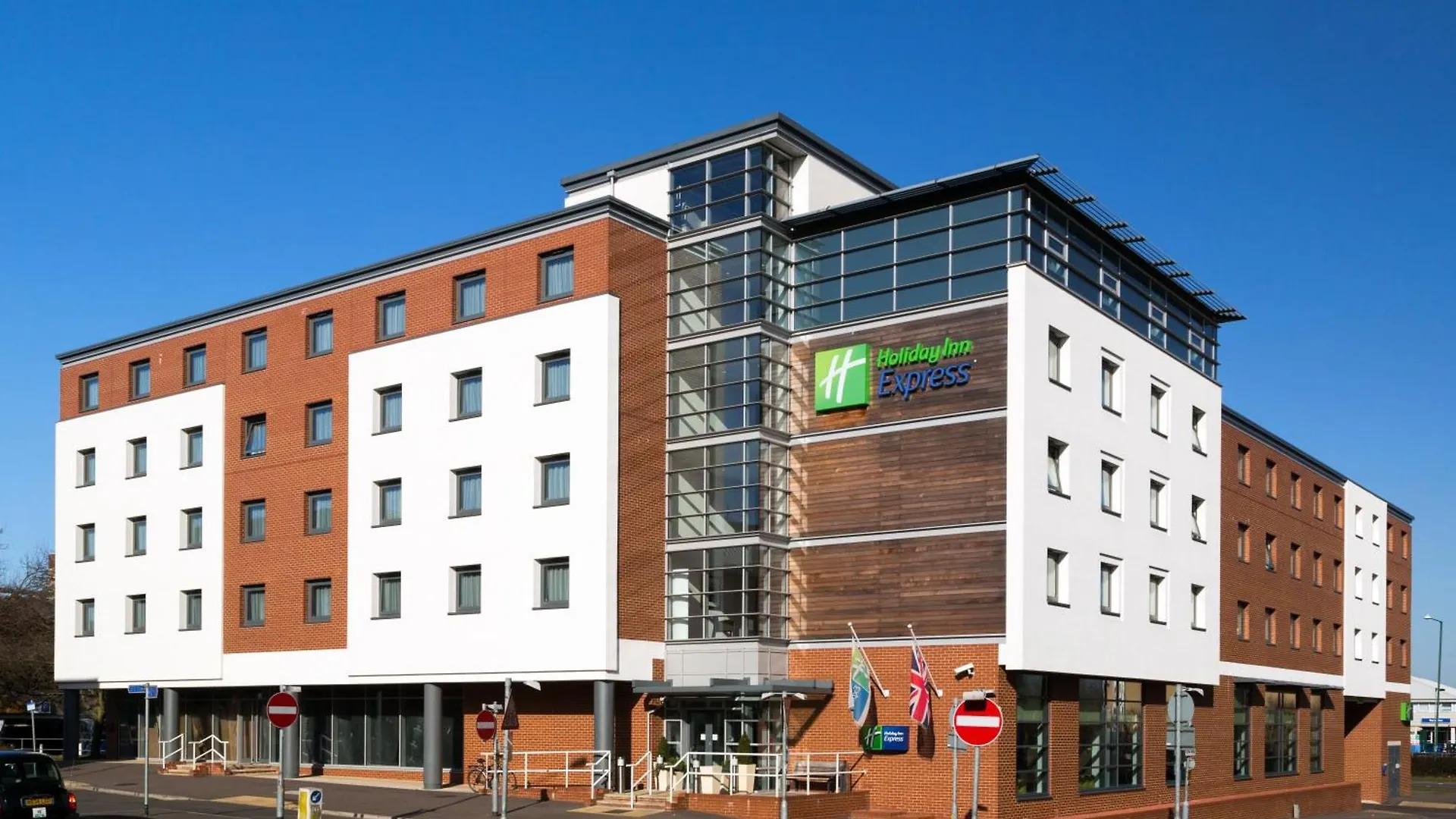 5 Central Hotels Close to Museum of Harlow
