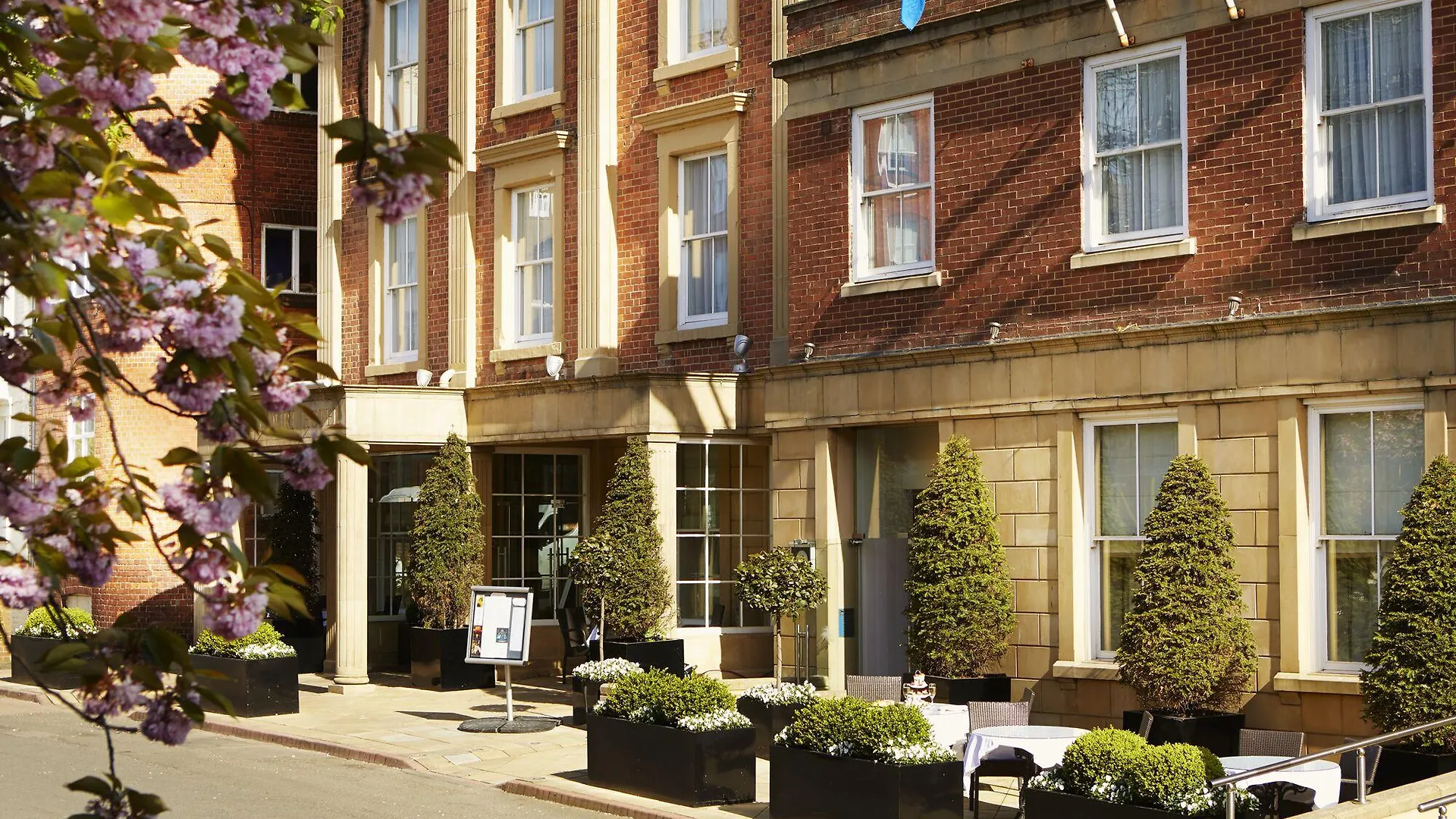 Staying Near The Spa Scarborough: 2 Beach Hotels Compared