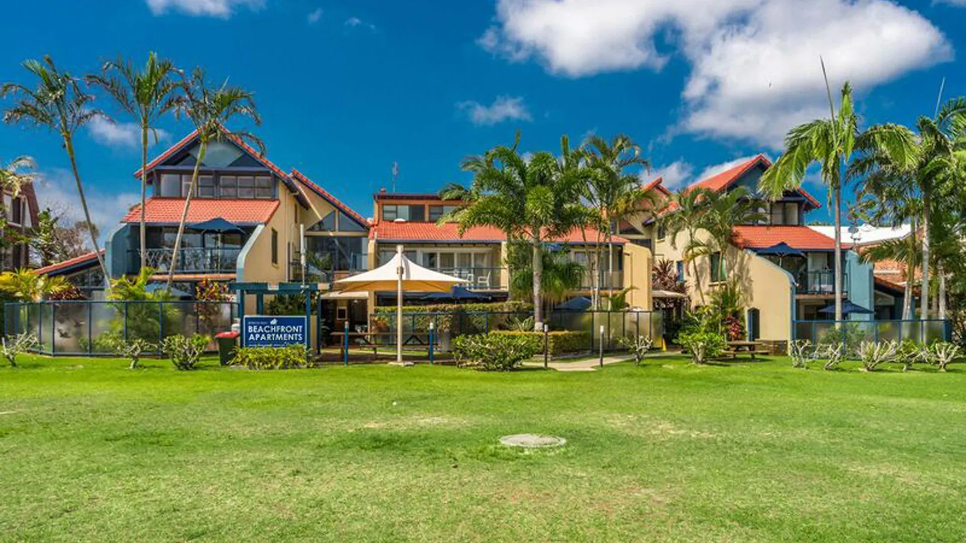 Staying In Main Beach, Byron Bay: 5 Beach Hotels Compared