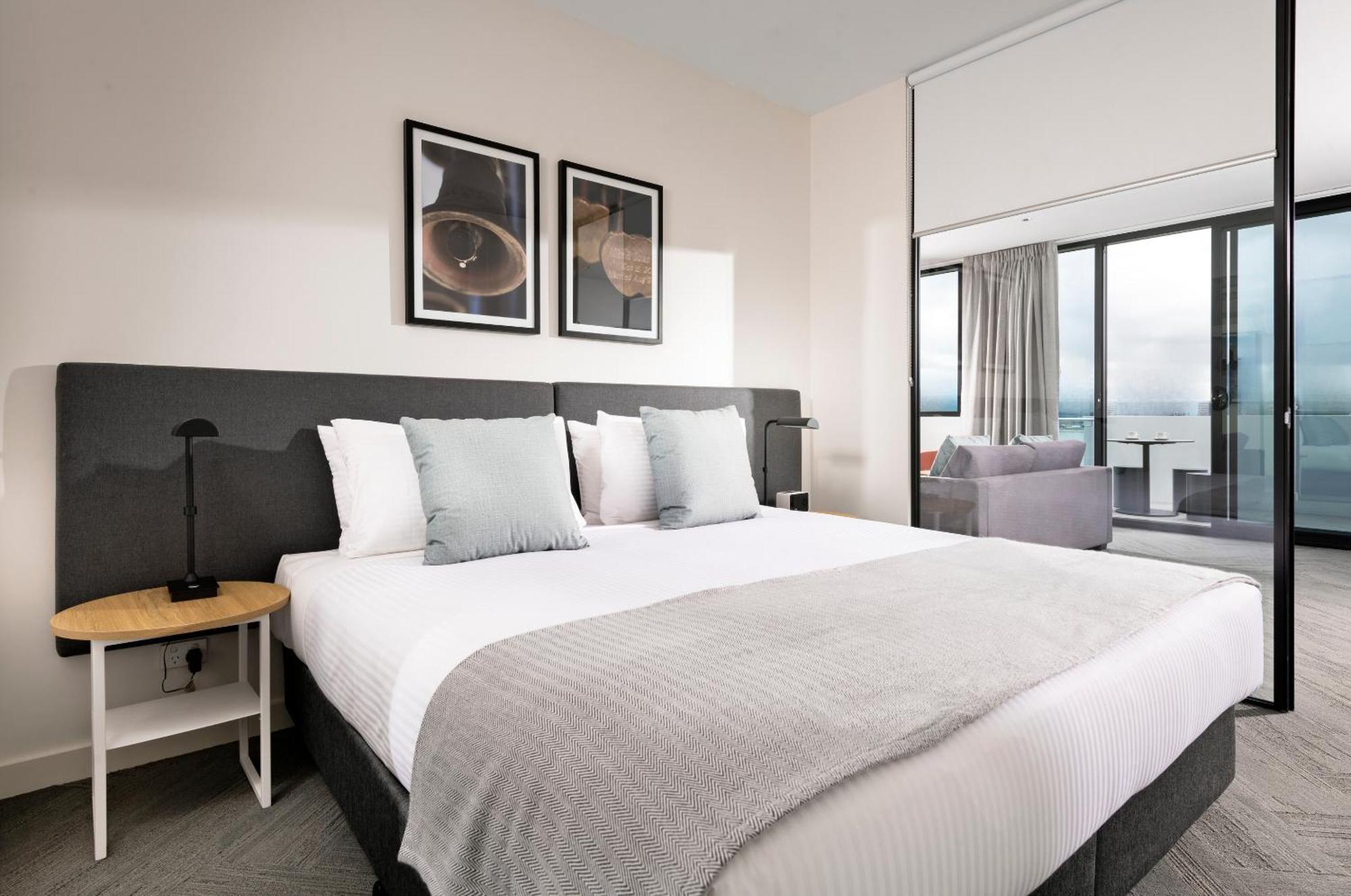 8 Family-Friendly Hotels Near Medibank Stadium That Deliver