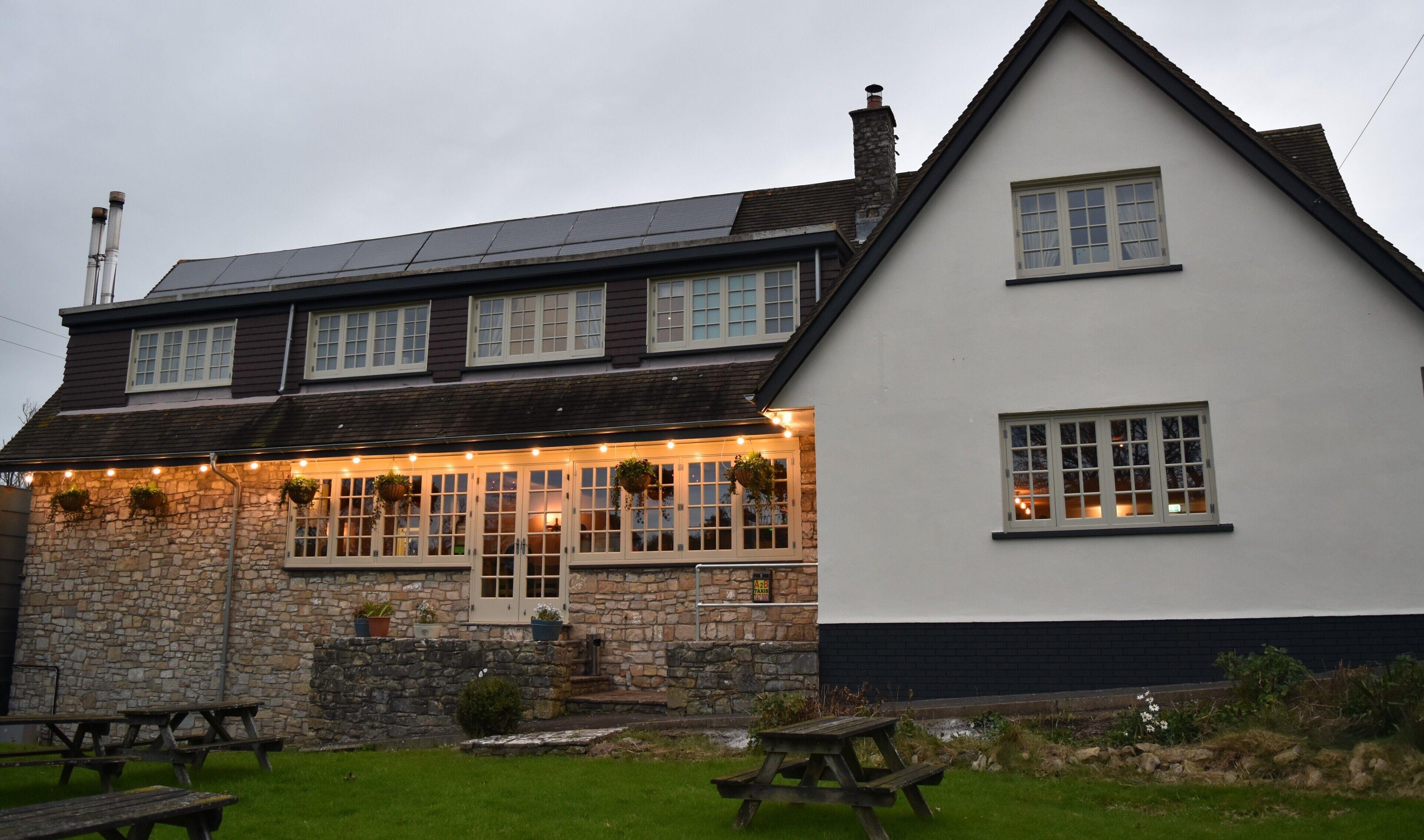 9 Family-Friendly Hotels Near Dyffryn Gardens Worth Booking