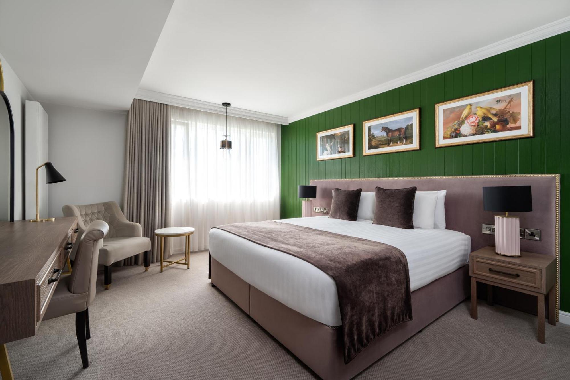 4 Design Hotels Near Woodvale Park That Stand Out