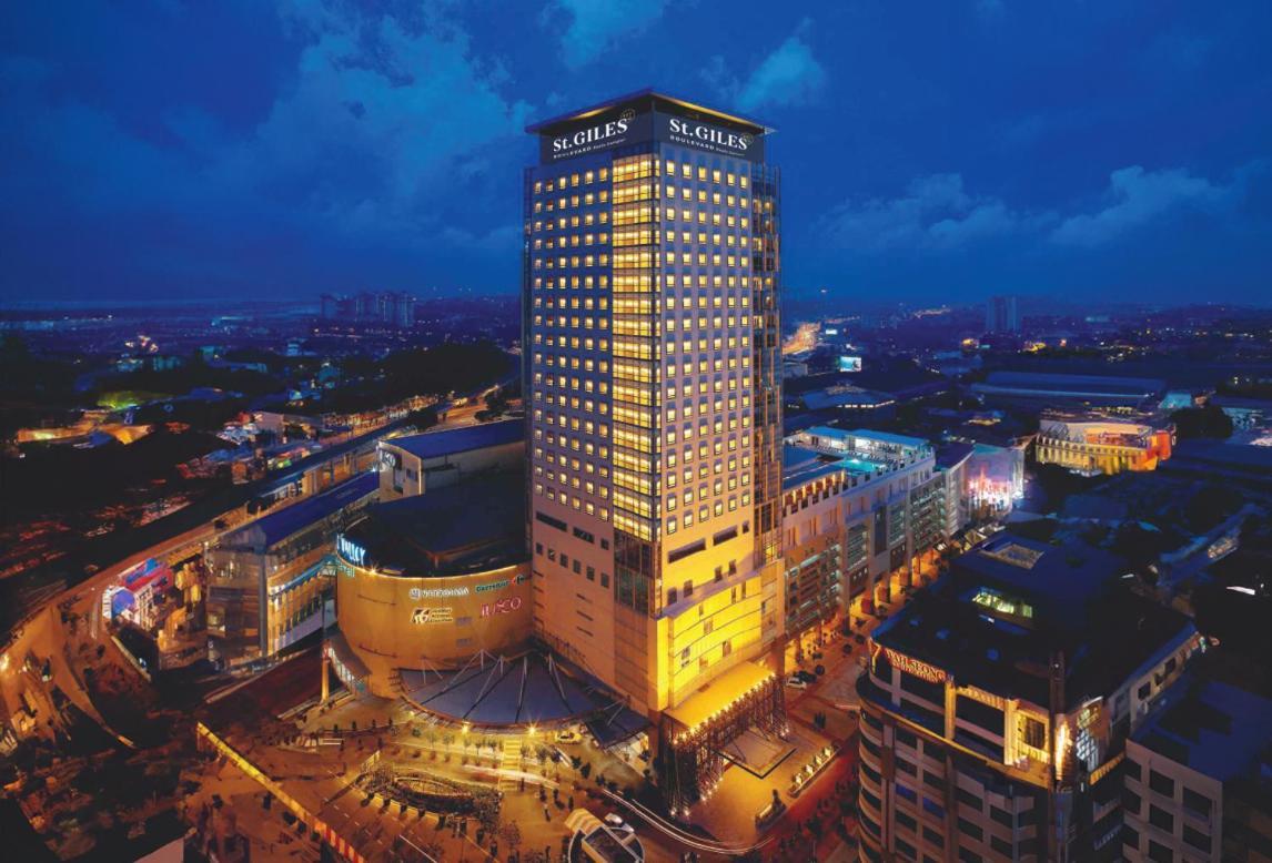 7 Romantic Hotels Close to Thean Hou Temple in KL