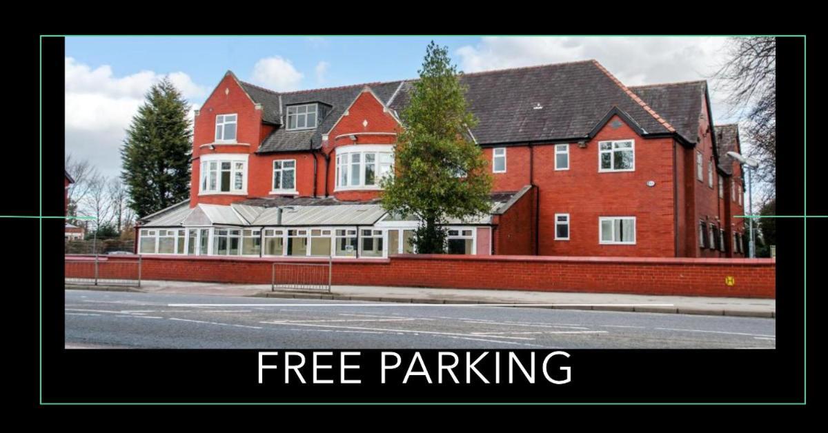4 Design Hotels Near Heaton Moor Golf Club Worth Booking