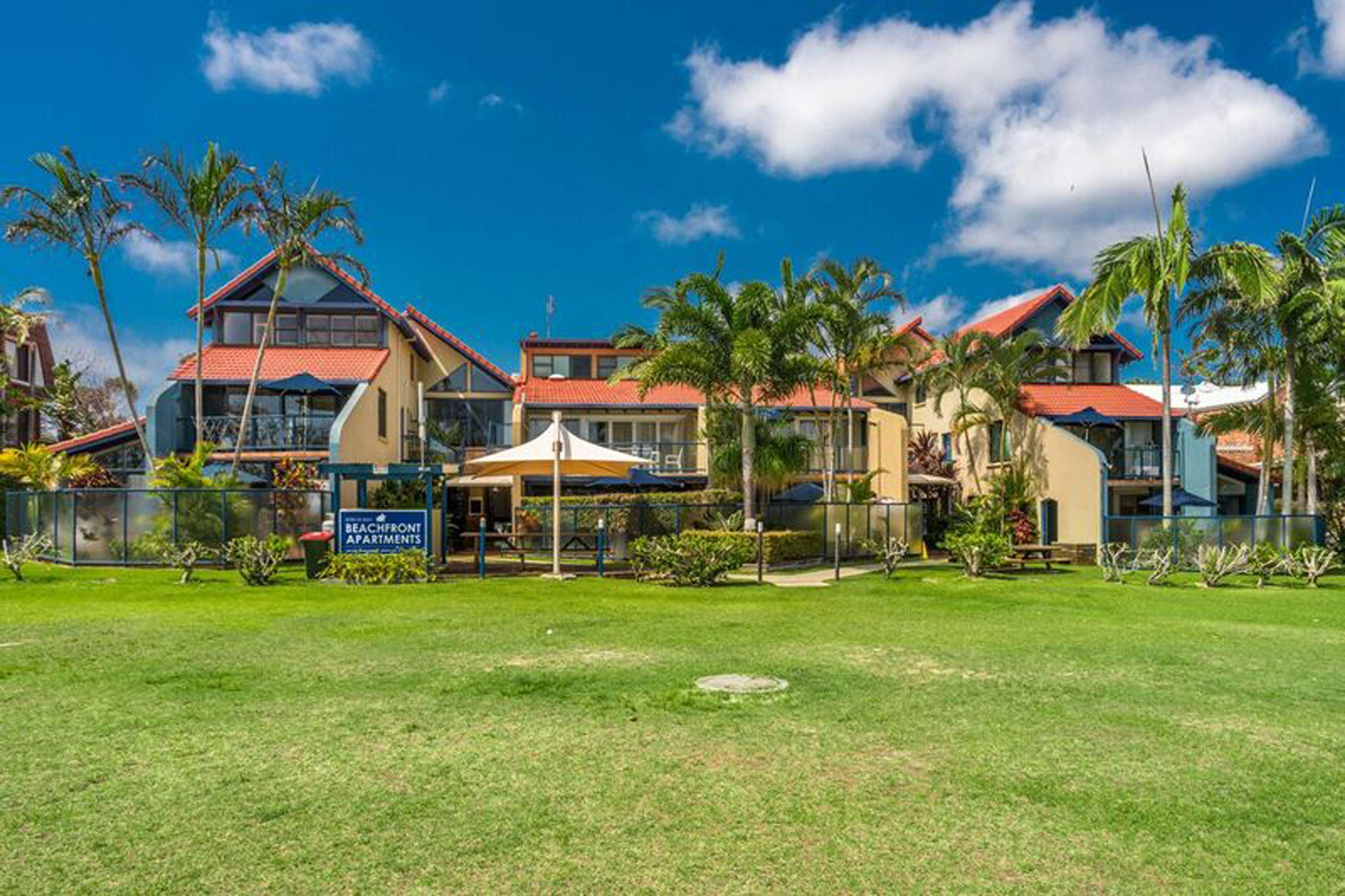 Staying In Main Beach, Byron Bay: 5 Beach Hotels Compared