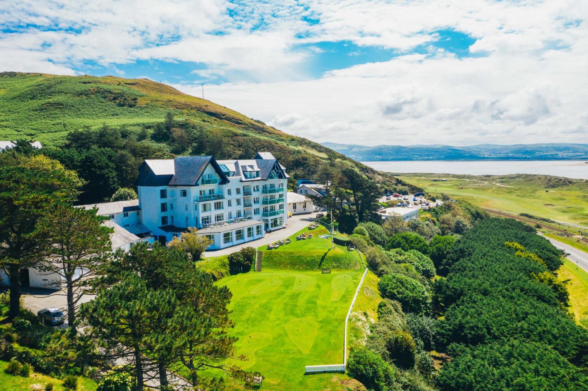 Staying in North Wales: 4 Four-Star Hotels Compared